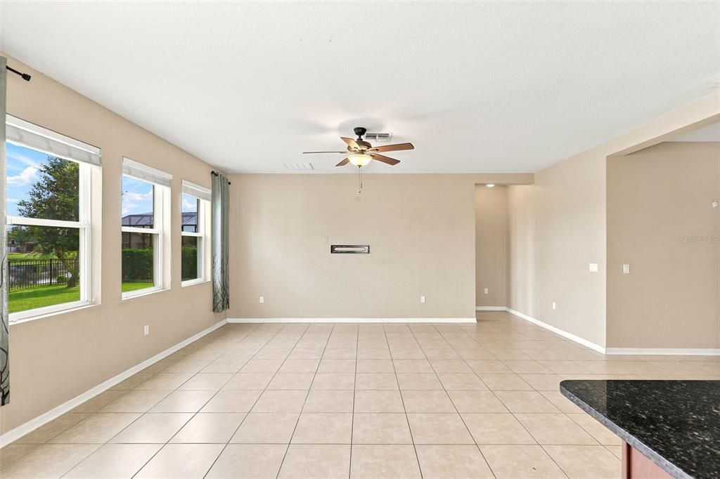 For Sale: $380,000 (4 beds, 2 baths, 1859 Square Feet)