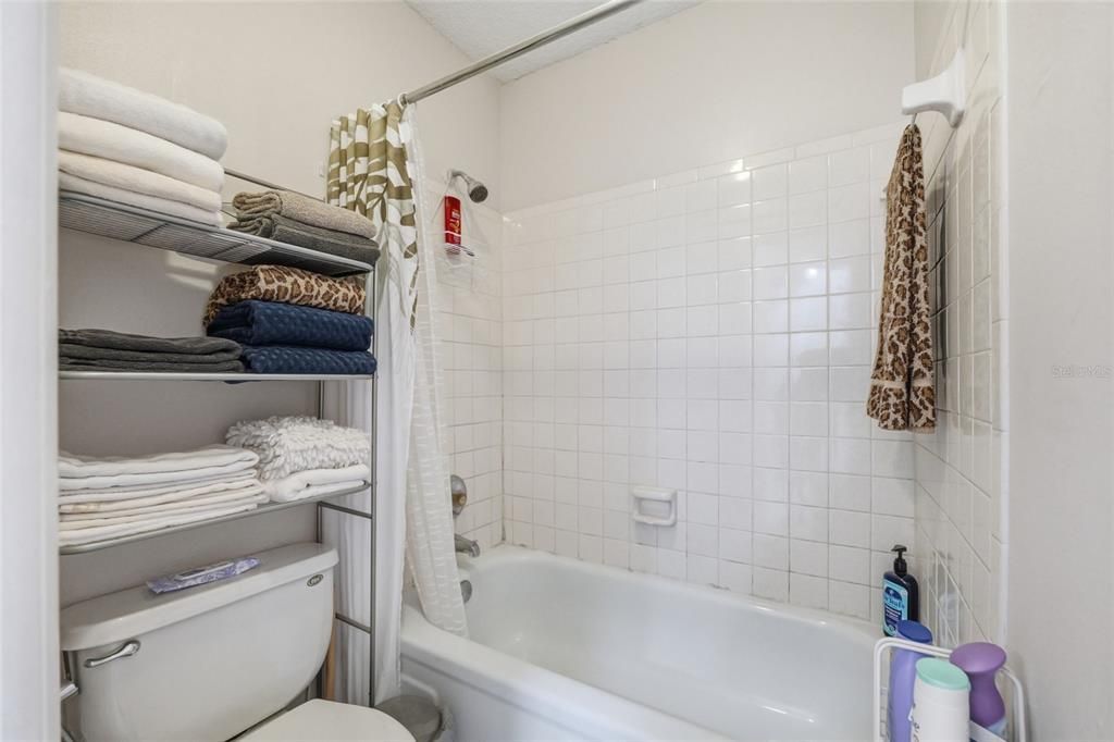 For Sale: $190,000 (3 beds, 2 baths, 1238 Square Feet)