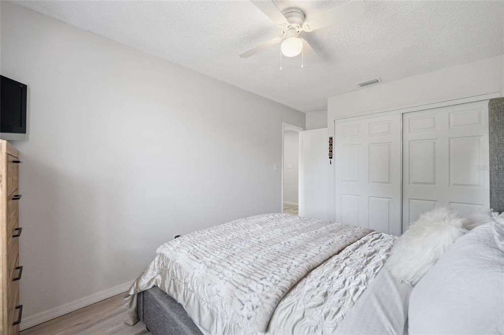 For Sale: $190,000 (3 beds, 2 baths, 1238 Square Feet)