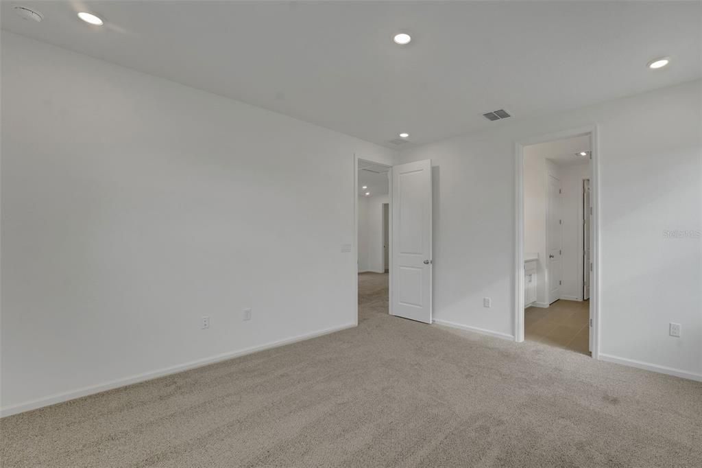 En Venta: $454,990 (4 camas, 3 baños, 2102 Pies cuadrados)