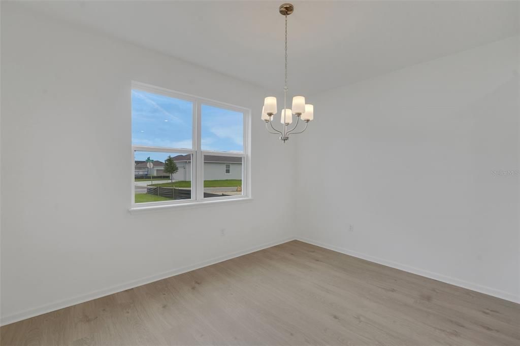 En Venta: $454,990 (4 camas, 3 baños, 2102 Pies cuadrados)