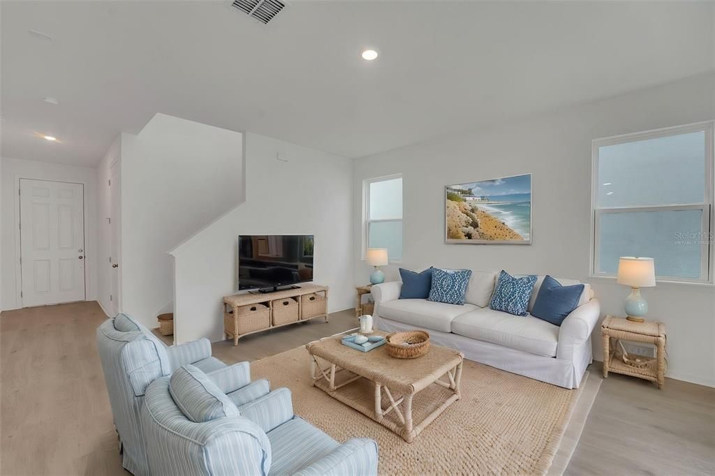En Venta: $454,990 (4 camas, 3 baños, 2102 Pies cuadrados)