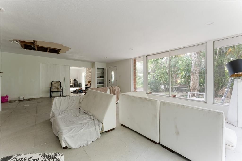En Venta: $412,500 (4 camas, 2 baños, 2604 Pies cuadrados)