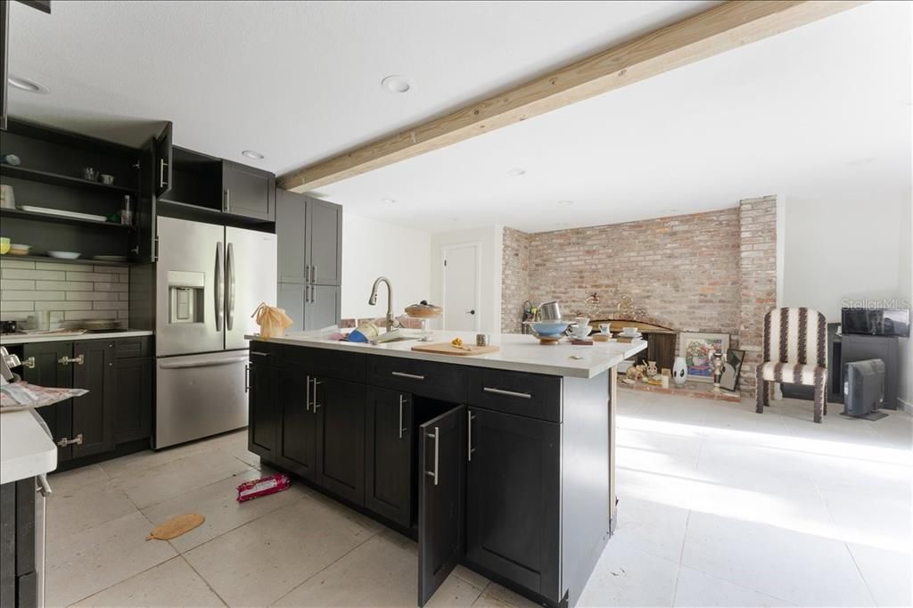 En Venta: $412,500 (4 camas, 2 baños, 2604 Pies cuadrados)