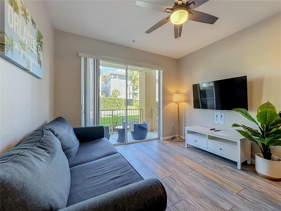 For Sale: $439,000 (2 beds, 2 baths, 1112 Square Feet)