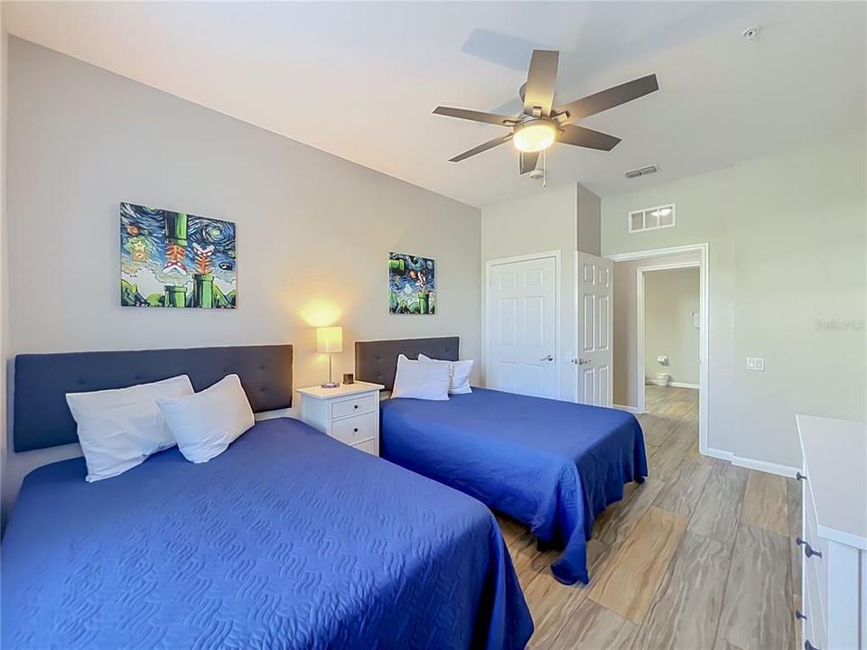 For Sale: $439,000 (2 beds, 2 baths, 1112 Square Feet)