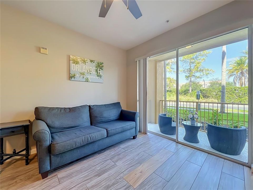 For Sale: $439,000 (2 beds, 2 baths, 1112 Square Feet)