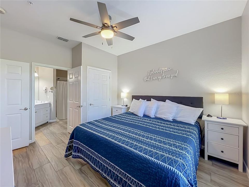 For Sale: $439,000 (2 beds, 2 baths, 1112 Square Feet)