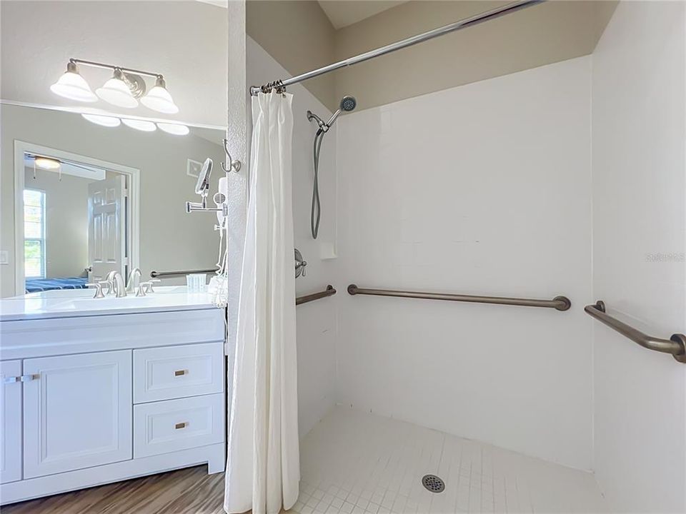 For Sale: $439,000 (2 beds, 2 baths, 1112 Square Feet)