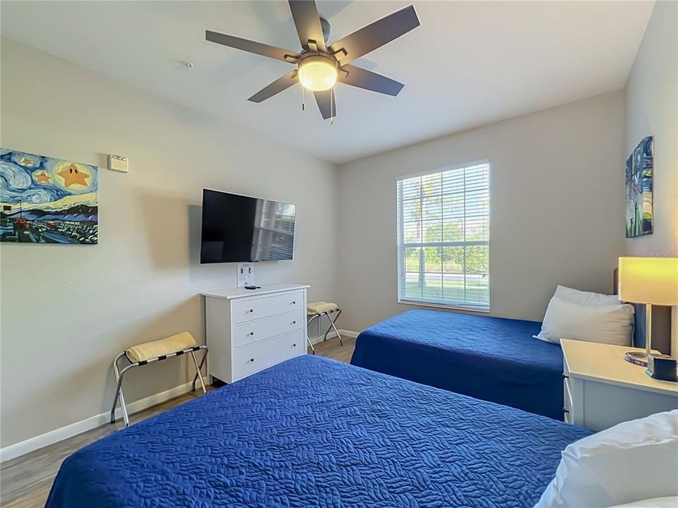 For Sale: $439,000 (2 beds, 2 baths, 1112 Square Feet)
