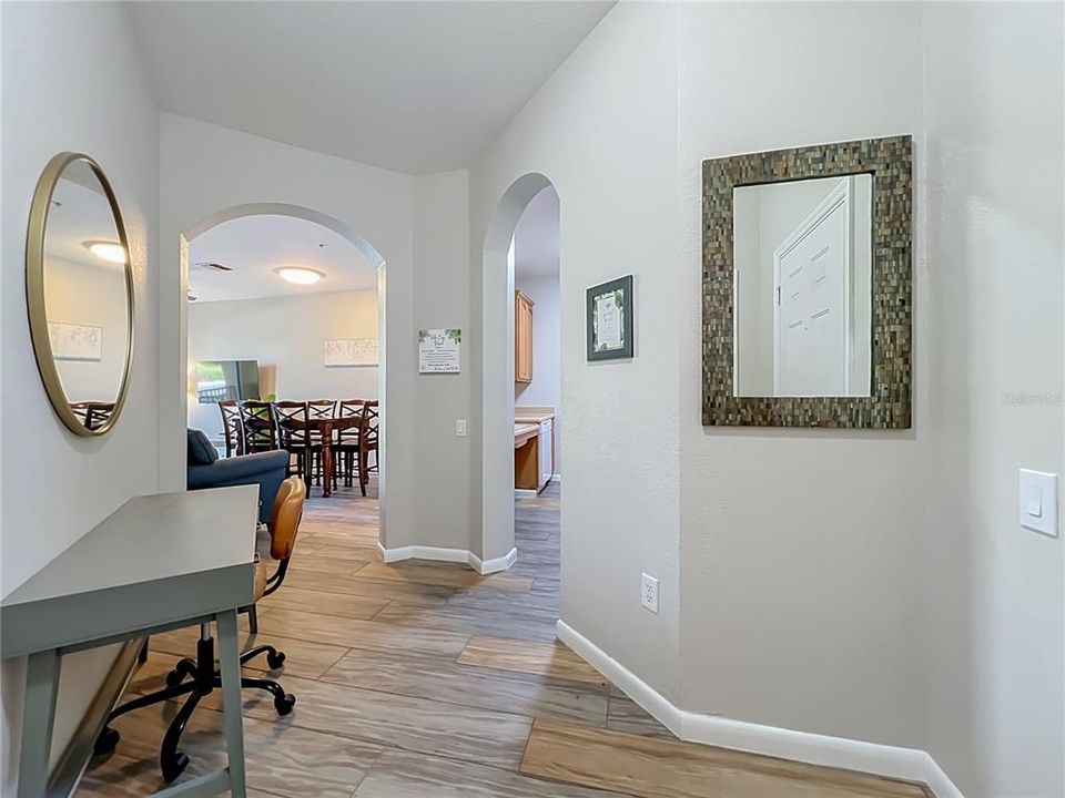 For Sale: $439,000 (2 beds, 2 baths, 1112 Square Feet)