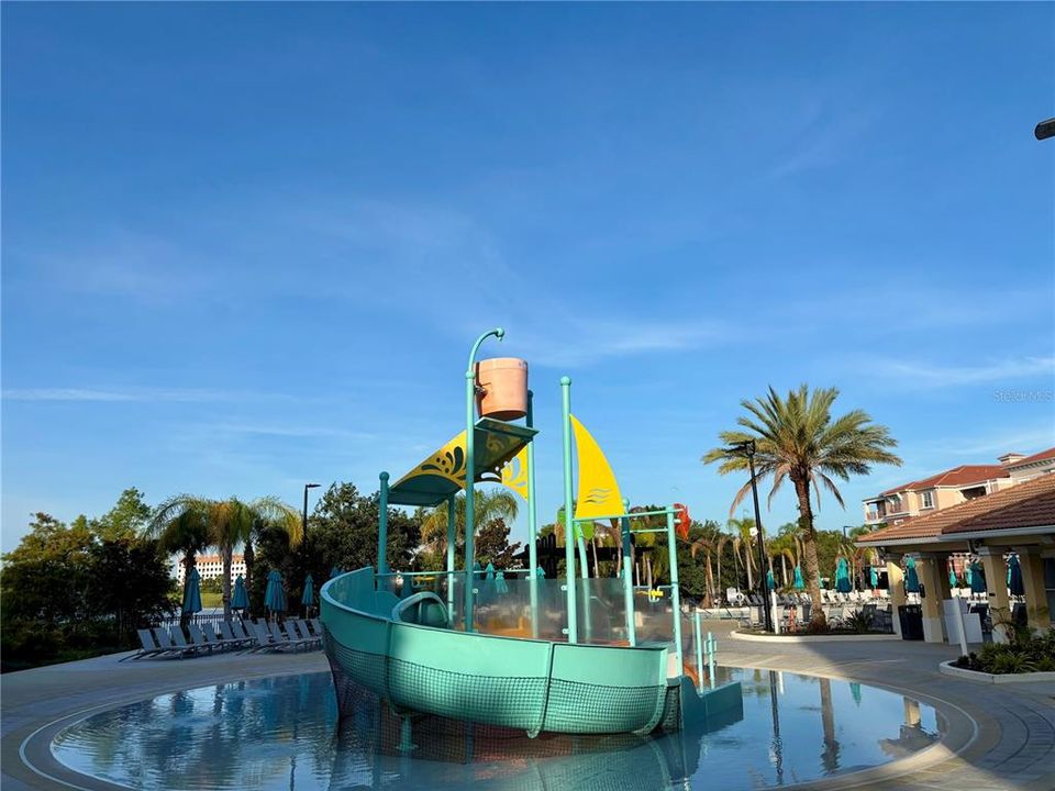 For Sale: $439,000 (2 beds, 2 baths, 1112 Square Feet)