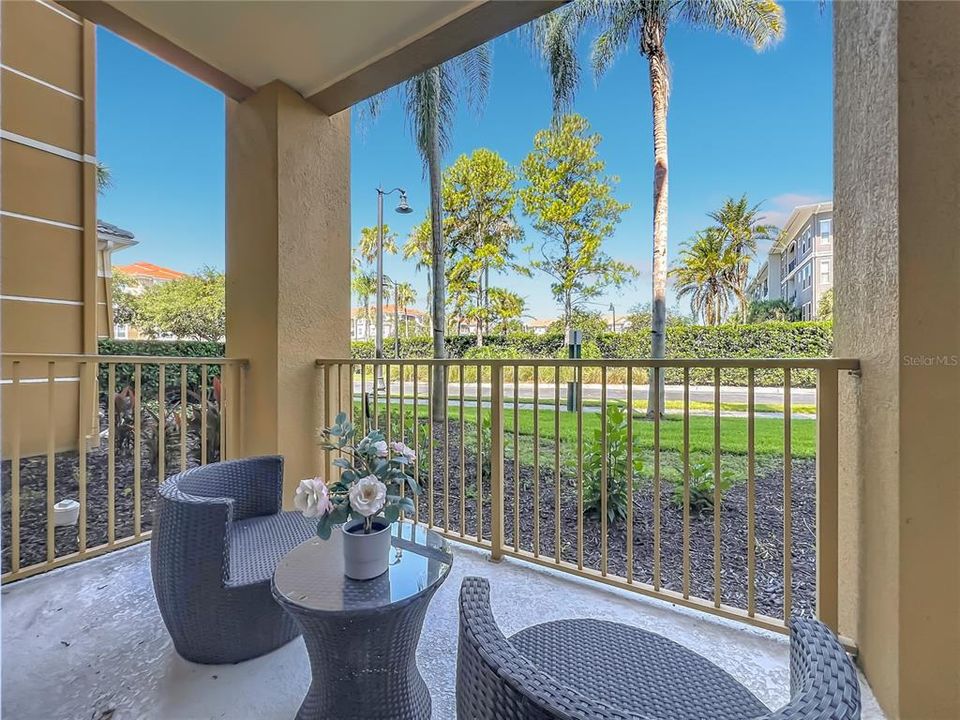 For Sale: $439,000 (2 beds, 2 baths, 1112 Square Feet)