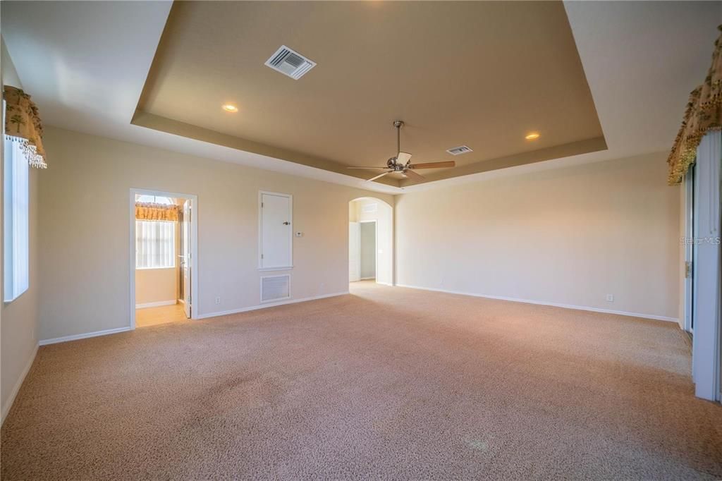 For Sale: $419,000 (3 beds, 3 baths, 2637 Square Feet)