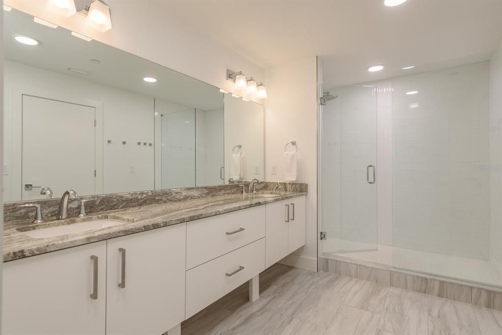 For Rent: $5,000 (3 beds, 2 baths, 1800 Square Feet)