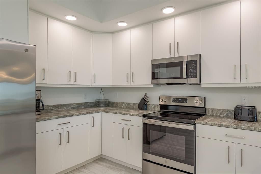 For Rent: $5,000 (3 beds, 2 baths, 1800 Square Feet)