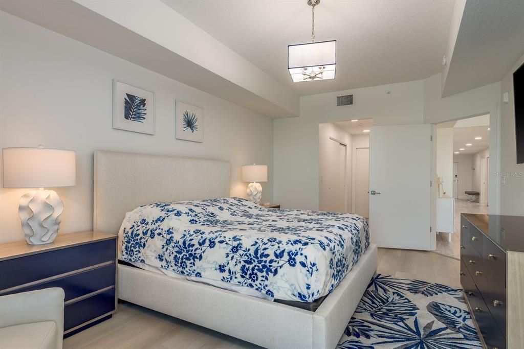 For Rent: $5,000 (3 beds, 2 baths, 1800 Square Feet)