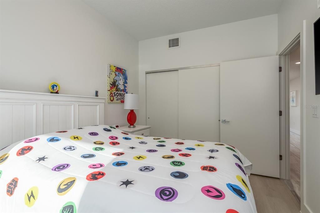 For Rent: $5,000 (3 beds, 2 baths, 1800 Square Feet)