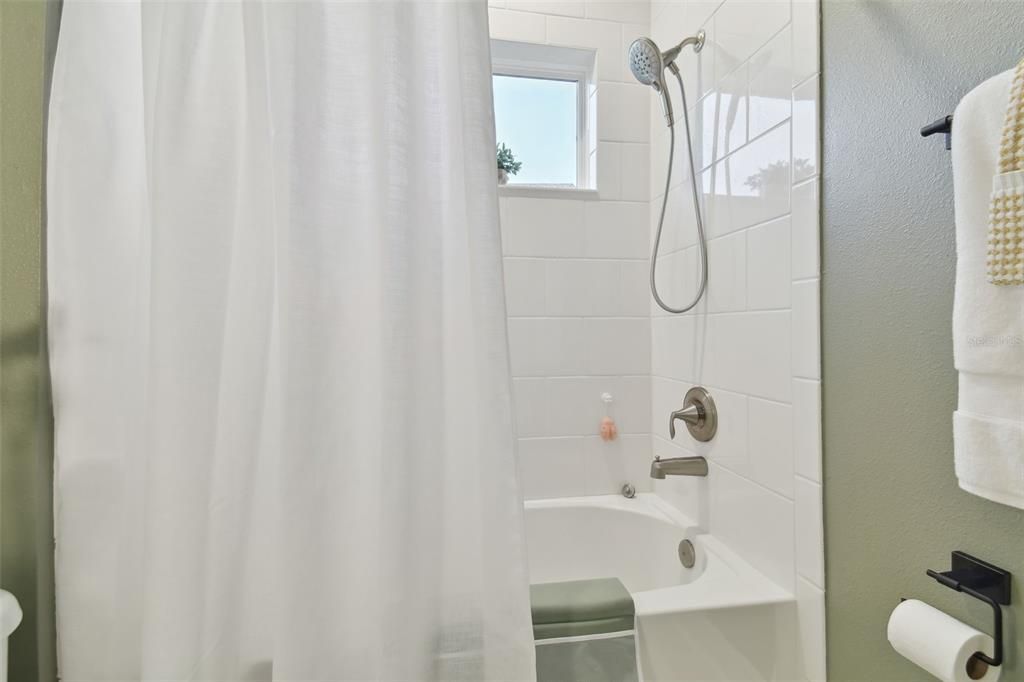 На продажу: $588,995 (4 спален, 2 ванн, 2101 Квадратных фут)