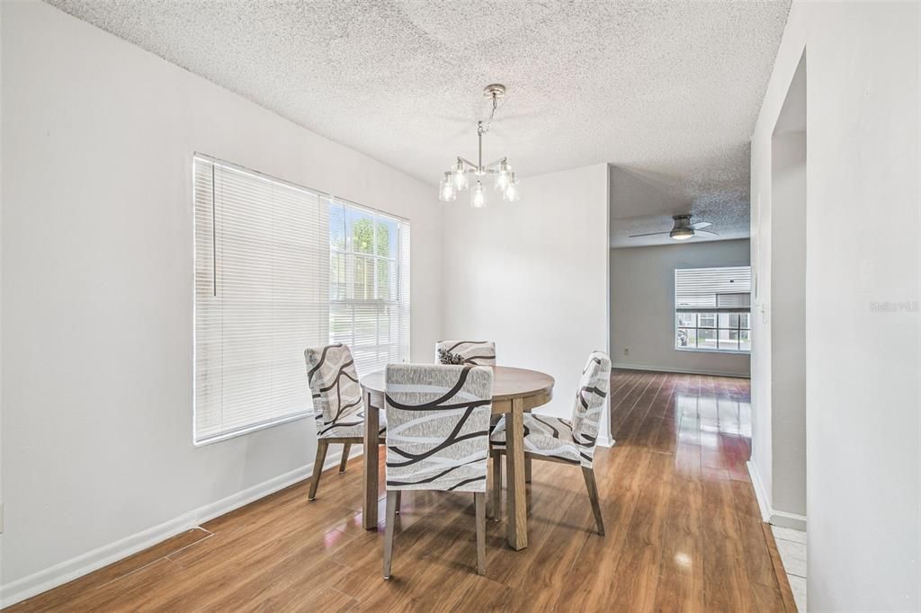 For Sale: $245,000 (3 beds, 2 baths, 1368 Square Feet)
