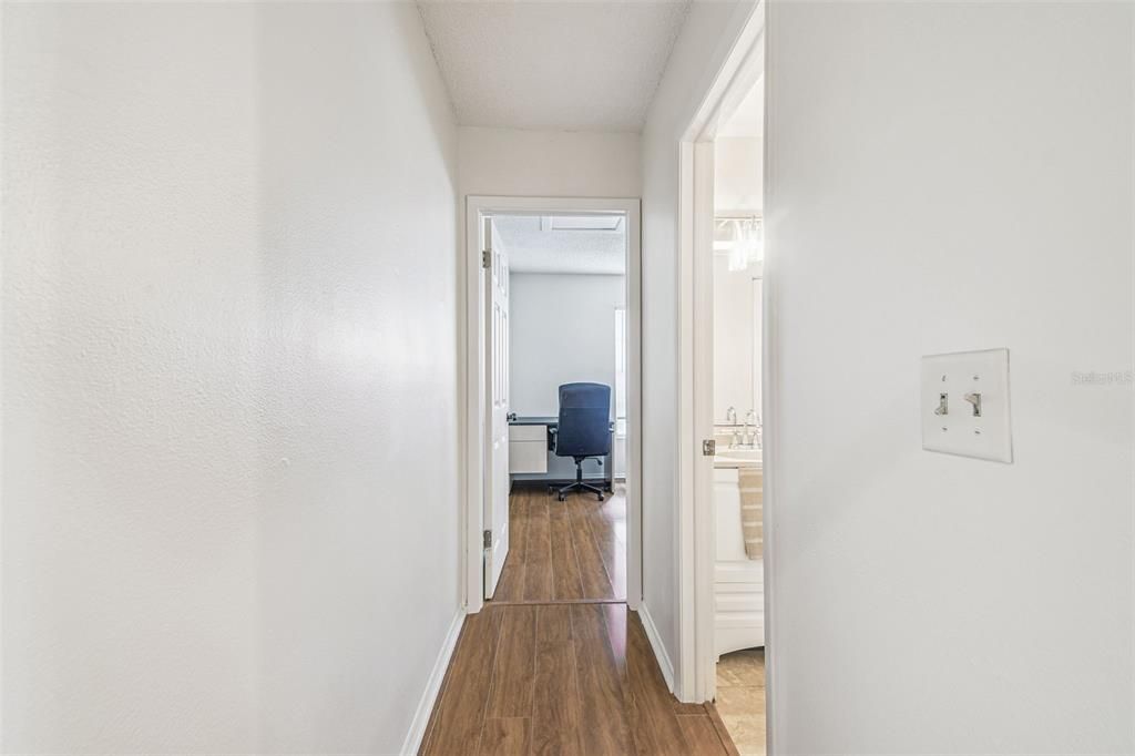 For Sale: $245,000 (3 beds, 2 baths, 1368 Square Feet)