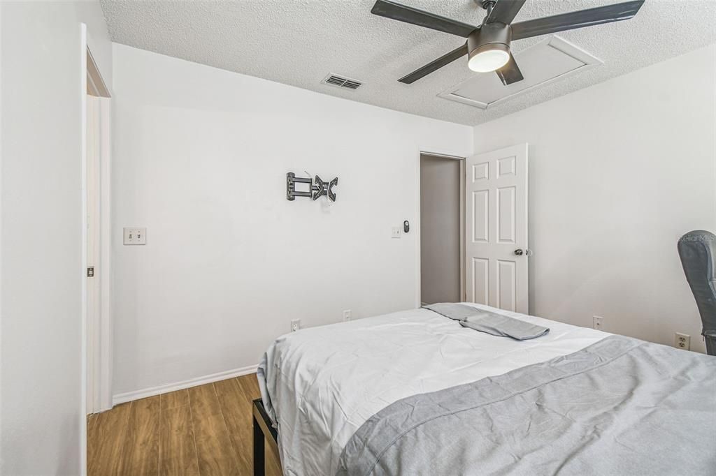 For Sale: $245,000 (3 beds, 2 baths, 1368 Square Feet)