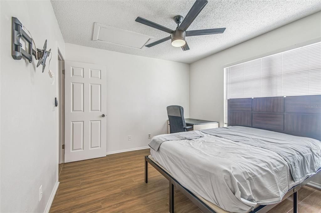 For Sale: $245,000 (3 beds, 2 baths, 1368 Square Feet)