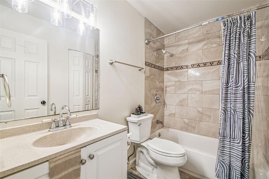 For Sale: $245,000 (3 beds, 2 baths, 1368 Square Feet)