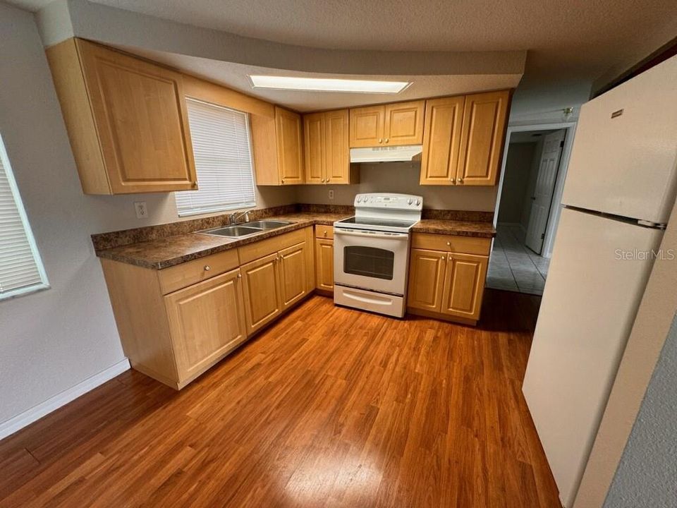 В аренду: $1,475 (2 спален, 1 ванн, 914 Квадратных фут)