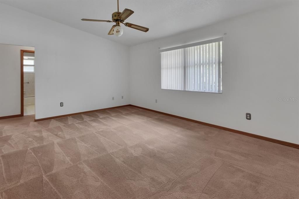 For Sale: $285,000 (2 beds, 2 baths, 1610 Square Feet)