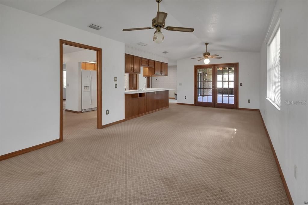 For Sale: $285,000 (2 beds, 2 baths, 1610 Square Feet)