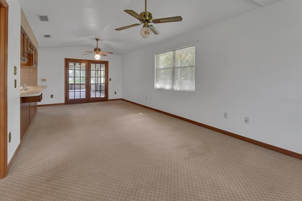 For Sale: $285,000 (2 beds, 2 baths, 1610 Square Feet)