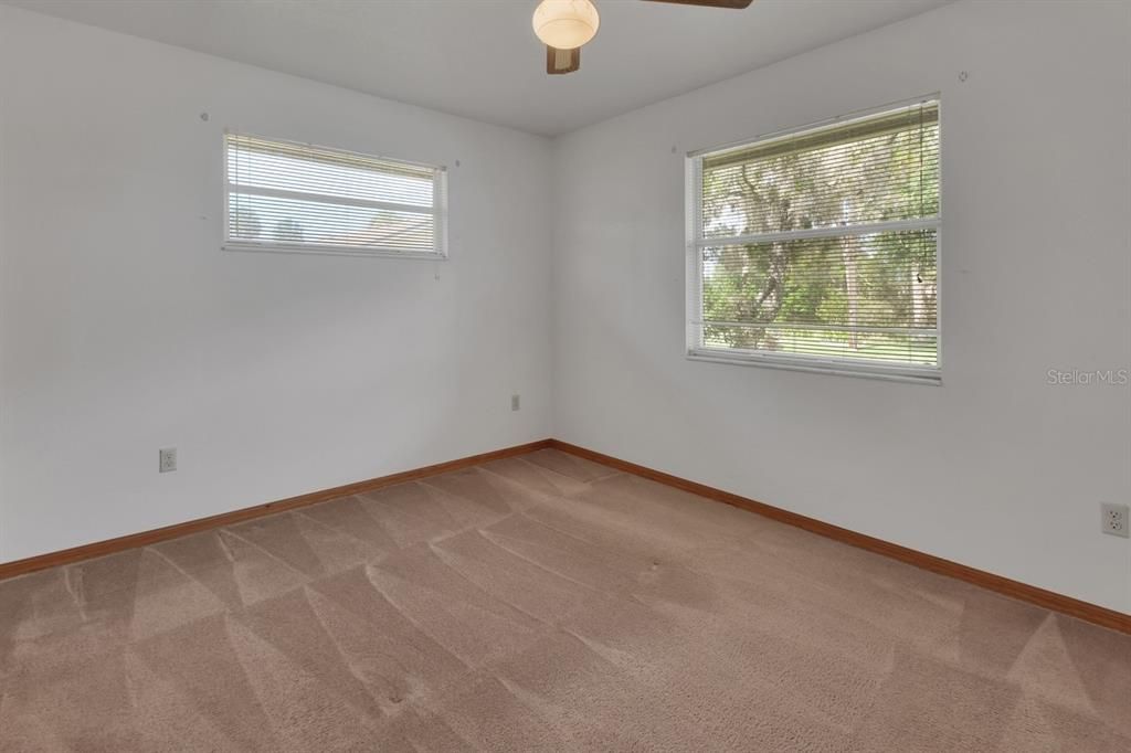 For Sale: $285,000 (2 beds, 2 baths, 1610 Square Feet)