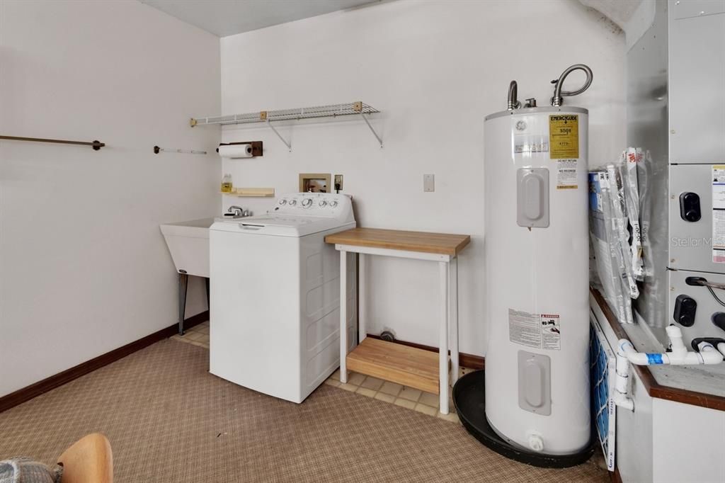 For Sale: $285,000 (2 beds, 2 baths, 1610 Square Feet)