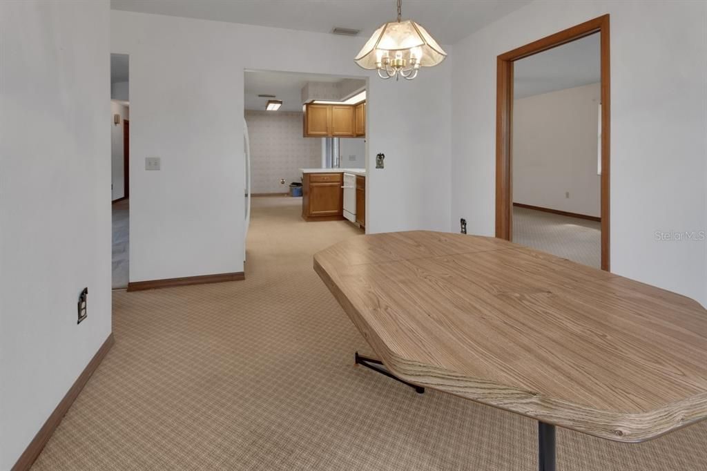 For Sale: $285,000 (2 beds, 2 baths, 1610 Square Feet)