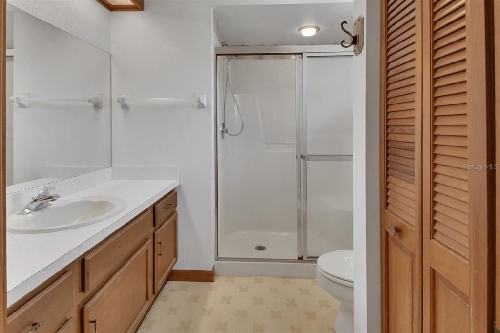 For Sale: $285,000 (2 beds, 2 baths, 1610 Square Feet)