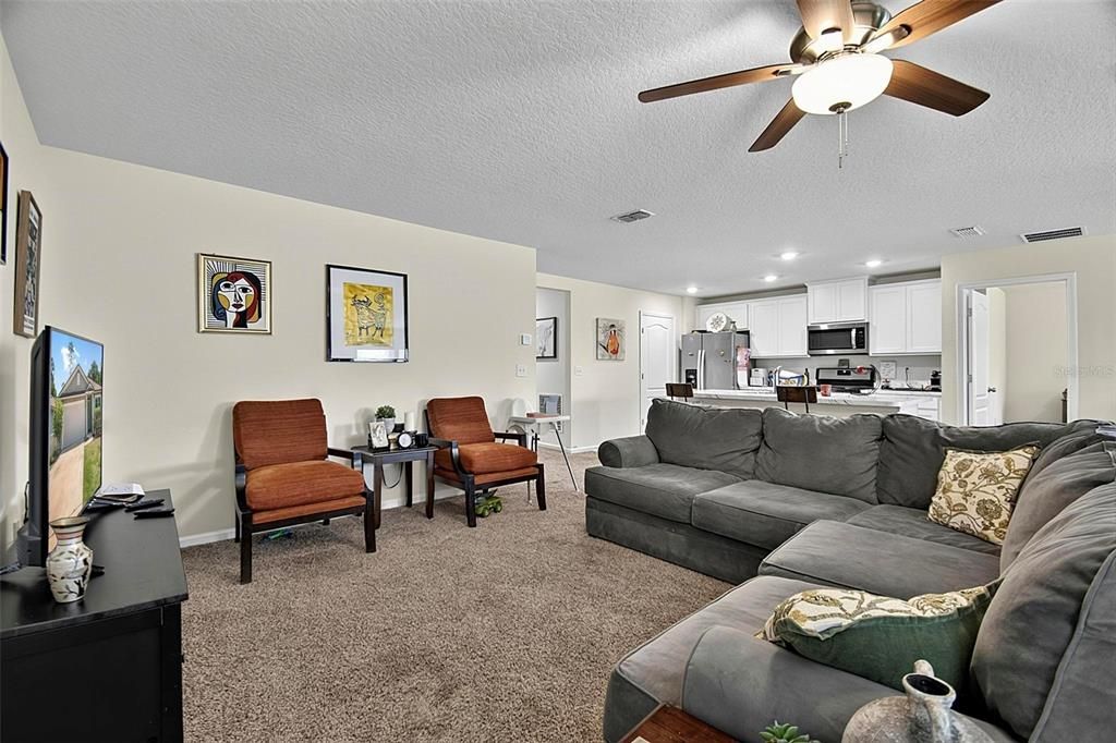 For Sale: $294,900 (3 beds, 2 baths, 1714 Square Feet)