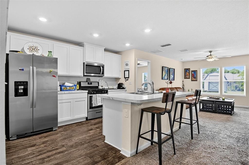 For Sale: $294,900 (3 beds, 2 baths, 1714 Square Feet)
