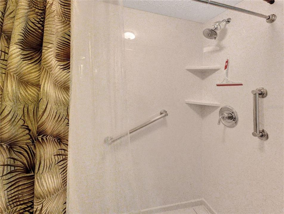 В аренду: $1,400 (2 спален, 1 ванн, 1054 Квадратных фут)