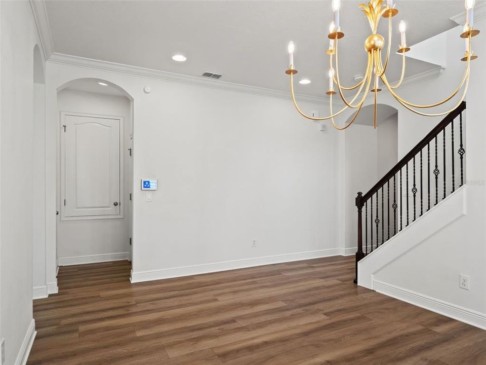 For Sale: $724,900 (5 beds, 3 baths, 2618 Square Feet)