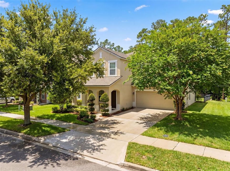 For Sale: $724,900 (5 beds, 3 baths, 2618 Square Feet)