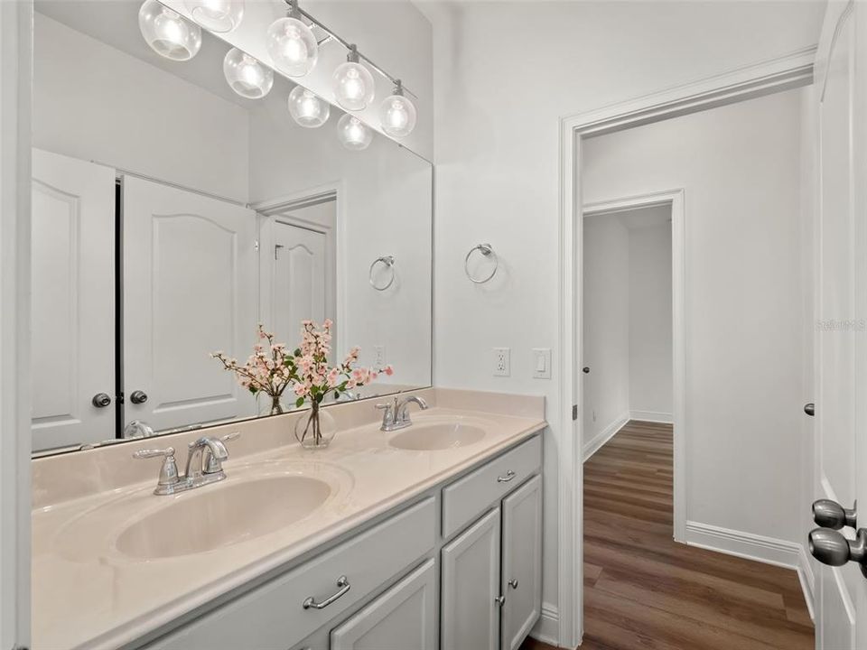 For Sale: $724,900 (5 beds, 3 baths, 2618 Square Feet)