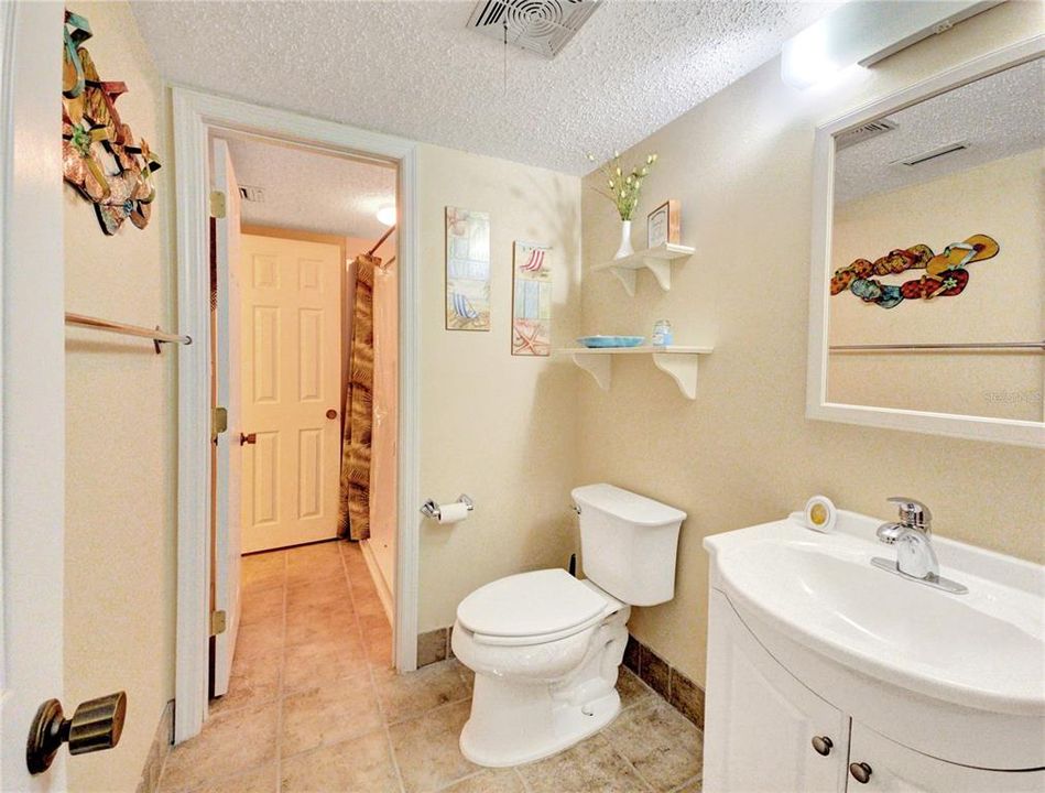 For Sale: $139,000 (2 beds, 1 baths, 1054 Square Feet)
