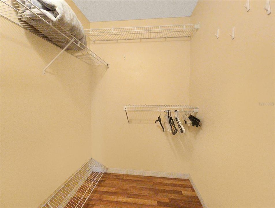 For Sale: $139,000 (2 beds, 1 baths, 1054 Square Feet)