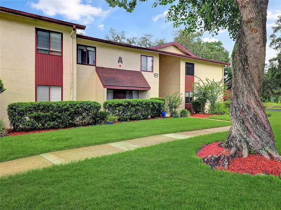 For Sale: $139,000 (2 beds, 1 baths, 1054 Square Feet)
