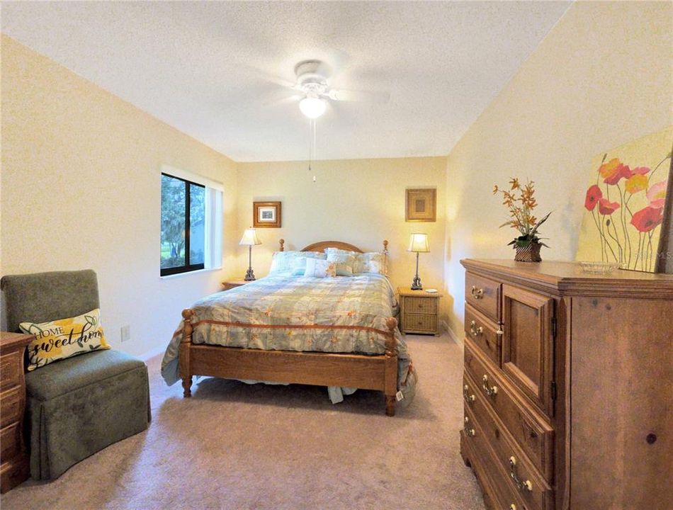 For Sale: $139,000 (2 beds, 1 baths, 1054 Square Feet)
