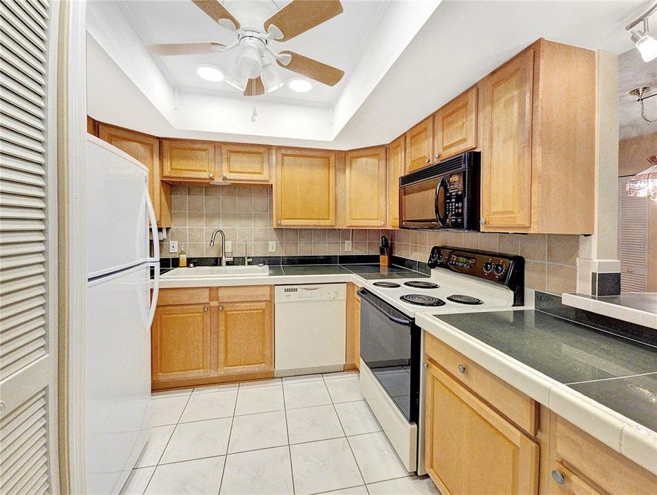 For Sale: $139,000 (2 beds, 1 baths, 1054 Square Feet)