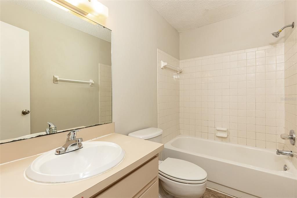 В аренду: $2,000 (3 спален, 2 ванн, 1230 Квадратных фут)