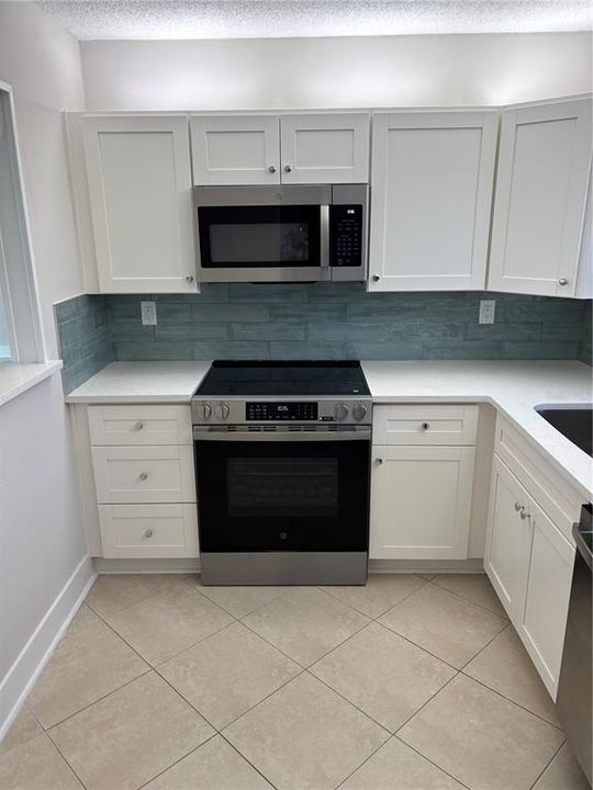 For Rent: $2,500 (2 beds, 2 baths, 1110 Square Feet)