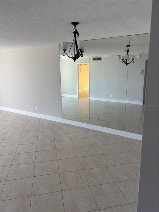 For Rent: $2,500 (2 beds, 2 baths, 1110 Square Feet)